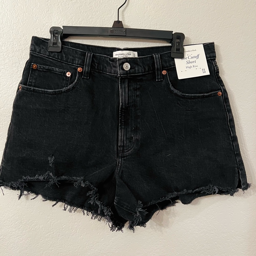 ABERCROMBIE & FITCH THE CUT OFF SHORT HIGH RISE ✨ size: 31, color: black denim▪️